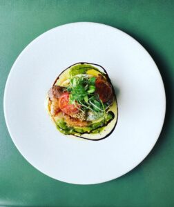 塩麹マリネの豚肉のロースト　 クレソンのサルサヴェルデと濃縮バルサミコソース